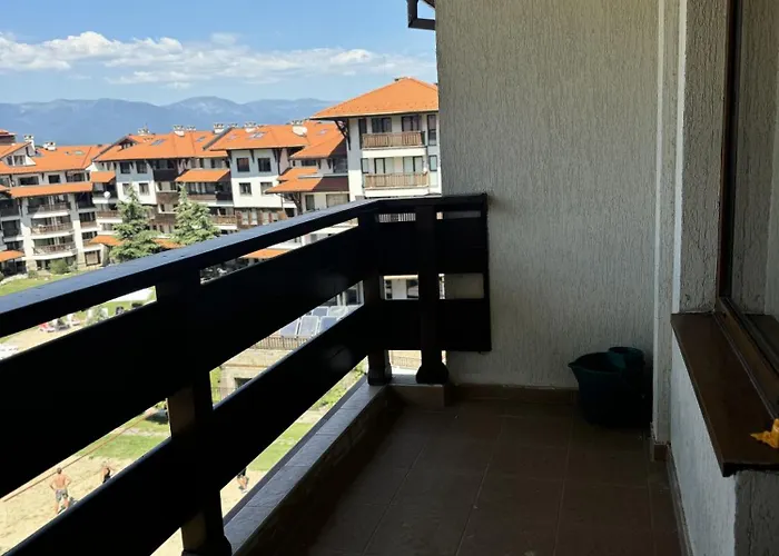 Cedar Iii - One Bdrm Flat B18 דירה