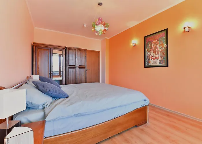 Cedar Iii - One Bdrm Flat B18 * בנסקו
